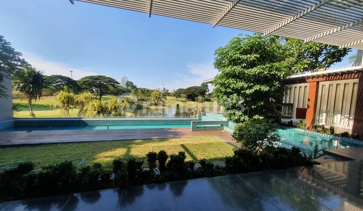 Sewa Rumah Luxury Kolam Renang Golf View Graha Family, Bukit Darmo Golf