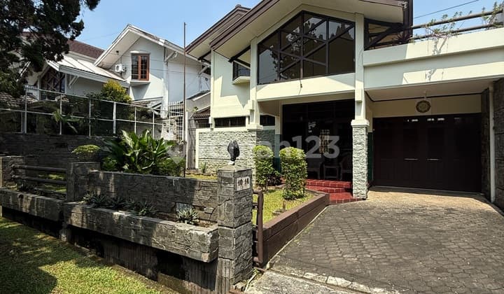 Rumah Villa Bagus di Jl. Sukamulya Indah 5 12, Sukagalih, Sukajadi, Kota Bandung, Jawa Barat, Indonesia, 40163, Sukajadi SHM