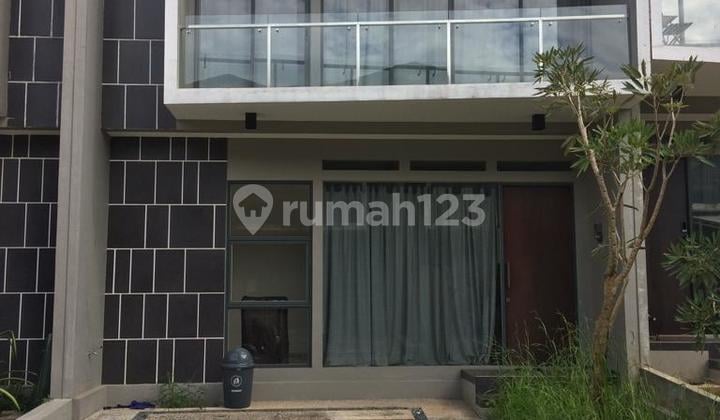 Nego sampai jadi!Rumah 2 Lantai Modern Minimalis Lokasi Strategis