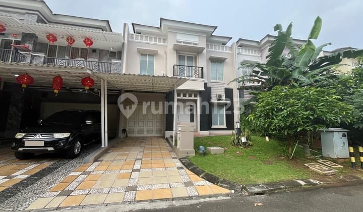Disewakan Rumah Rapih -Semi Furnish, 4+1 di Paskal Scientia, Gading Serpong, Summarecon