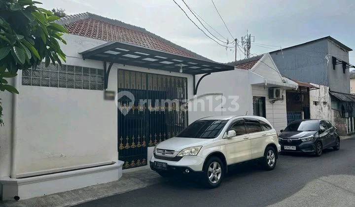 Quick Sale House on Jl Tiang Bendera Quick Sale House on Jl Tiang Bendera
