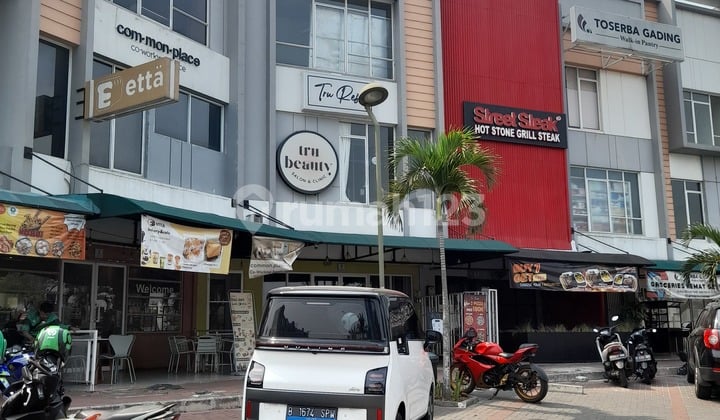 3-story shophouse at Paramount South Sorento Square, Gading Serpong, Tangerang