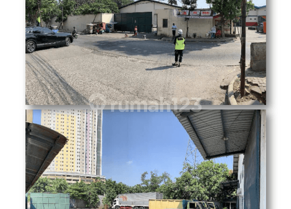Gudang di Jl Pegangsaan Dua Km 3.5 Kelapa Gading Jakarta Utara.