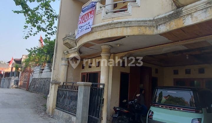 RUMAH 2 1/2 Lantai , saat ini digunakan untuk HOME INDUSTRI, bangunan kokoh, lokasi dekat Perum Villa Taman Kartini dan Giant