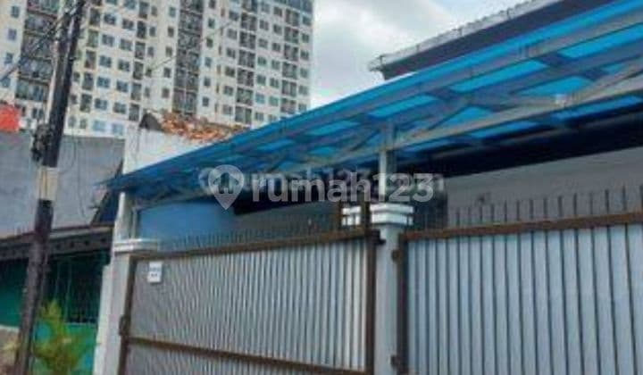 Rumah Cawang Kavling Jl. Madrasah 10 Strategis Bebas Banjor , Akses ke Uki, Mt Haryono, ke Cililitan, ke Kalibata dan ke Kampung Melayu......Rumah Siap Huni..