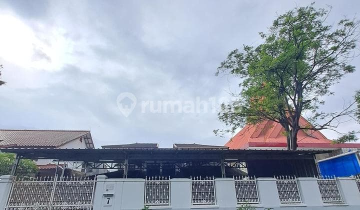 Duren Sawit Ptb Pinggir Jalan Raya Samping Gereja Hkbp