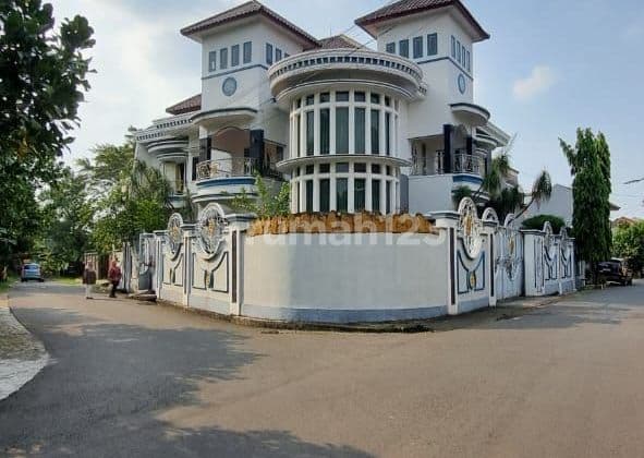 Rumah Bagus Dalam Komplek Bumi Malaka Asri 2 Lantai