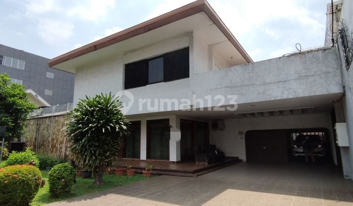 Tempat Usaha Jalan Raya