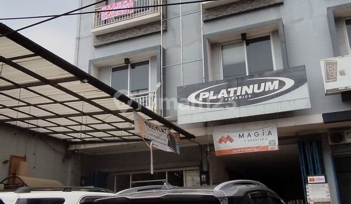 Ruko Gandeng dekat BTC