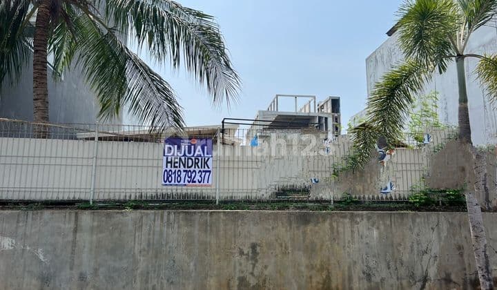 Tanah Kanal Pantai Mutiara