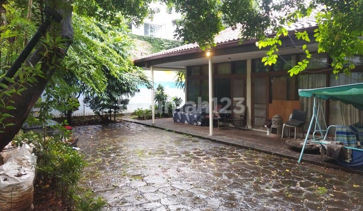 Rumah di Kemang Strategis Cocok untuk Townhouse atau Usaha
