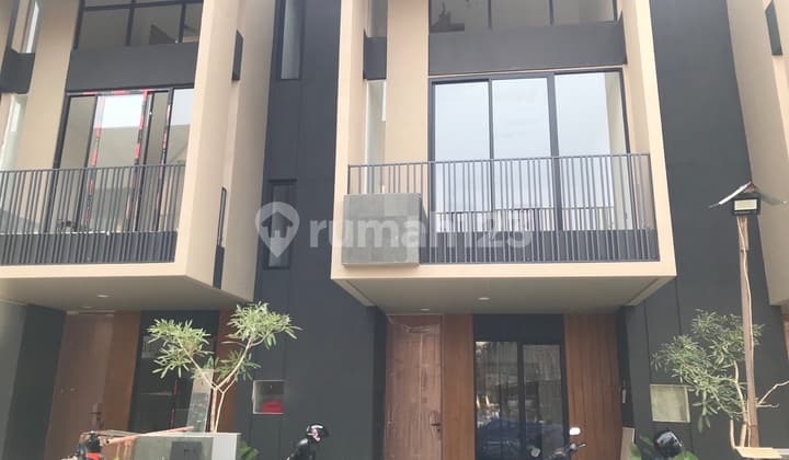 New Modern Minimalist House in a Cluster in Lebak Bulus