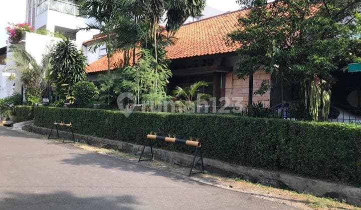 Hot Sale House in Tebet, Great Location, Peaceful, and Wide Road