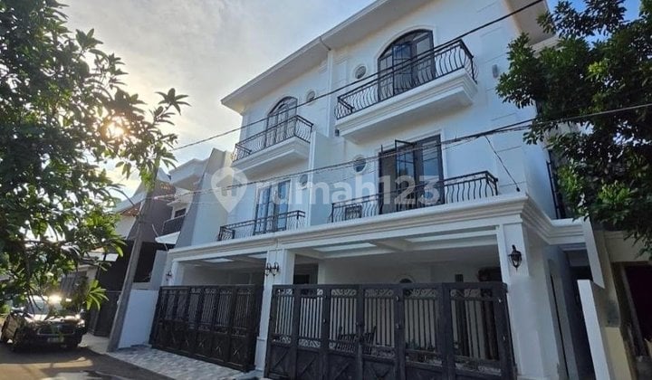Rumah Brandnew American Classic Modern di Cinere