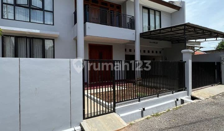 Rumah Bagus Semi Furnish Baru Renovasi di Ciputat