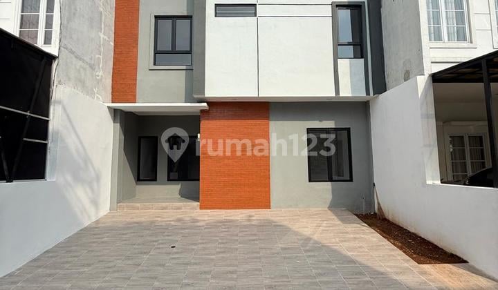 Modern New House with Access Near Cinere Toll Road, Strategic Location Ready to Occupy