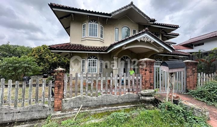 Rumah Hook Megah Konsep Villa American Style Di Cinere