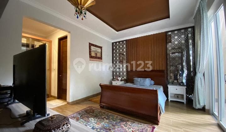 Rumah Baru Semi Furnished Bagus Lokasi Strategis di Cipete