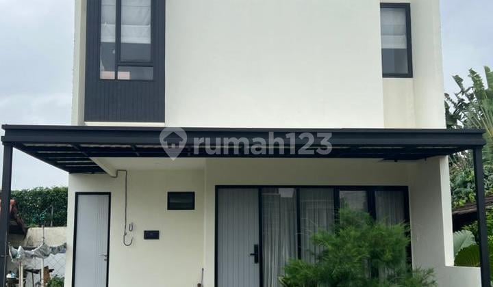 Rumah Baru Modern Lingkungan Tenang Dekat MRT