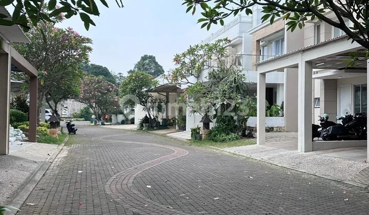 Rumah 2 Lantai Dalam Cluster Fasilitas Lengkap di Lebak Bulus