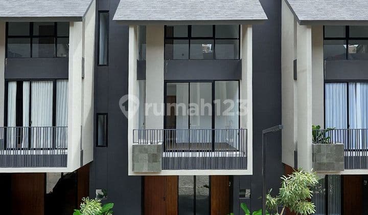 Rumah Brand New Modern Lokasi Strategis di Lebak Bulus