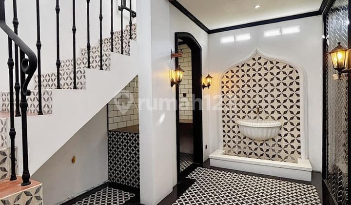 Rumah American Classic Bagus 2 Lantai Dalam Komplek Perumahan Dekat Cinere Mall