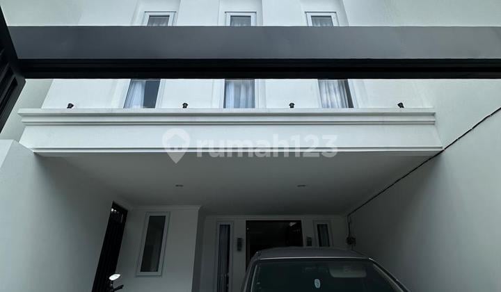 Rumah Brand New Semi Furnish Lokasi Prime Di Cipete Jakarta Selatan