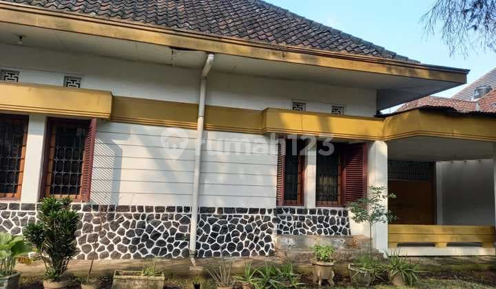 Rumah Strategis Cihapit Bandung - Jalan Utama, Akses 2 Mobil