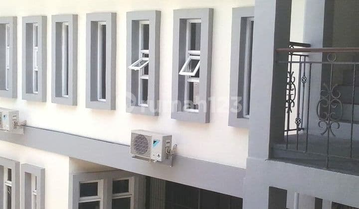 Dijual rumah cocok untuk perkantoran di jalan Sudirman