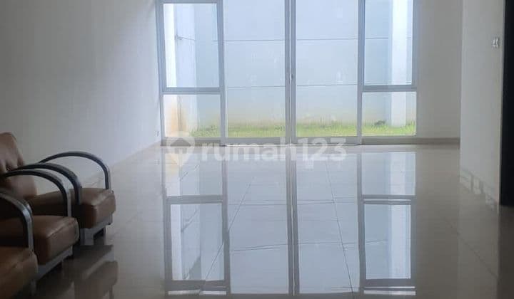 Dijual Rumah Baru 3 Lantai Lingkungan Asri di Sayap Setiabudi