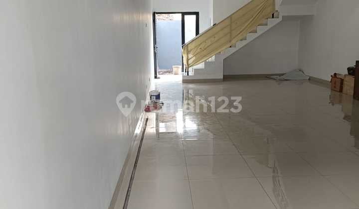 For Sale: Bustling and Strategic Rendeng Shop House on Main Road Cimahi