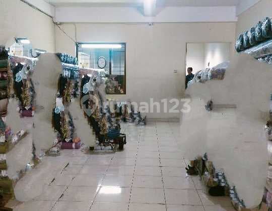 Ruko Mainroad Dulatip 3 Lantai Disewakan - Strategis & Siap Pakai!