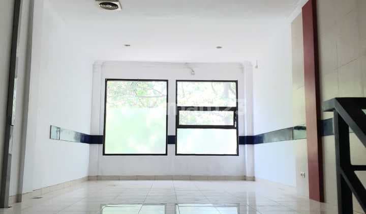 For Rent: Strategic Shop House in Riau Wing