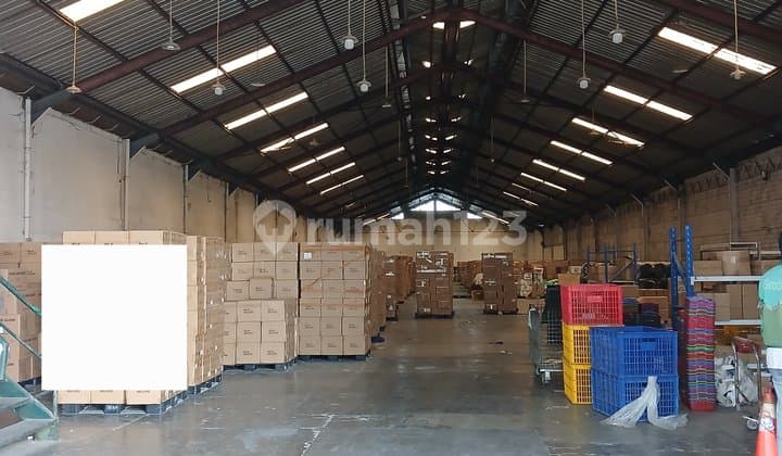 Warehouse for Rent in Ciracas, East Jakarta - Great and Strategic Location, Easy Access, Container-Friendly, Near Kp. Rambuan Toll Road and Cimanggis Depok Toll Road Access