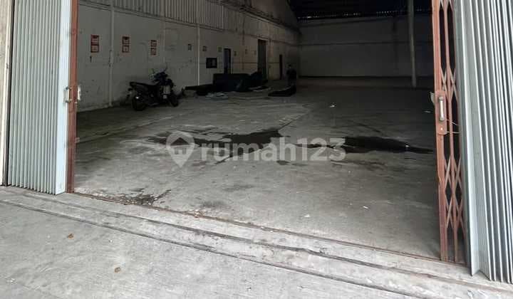 Warehouse for Rent in Ciracas, East Jakarta, Excellent and Strategic Location