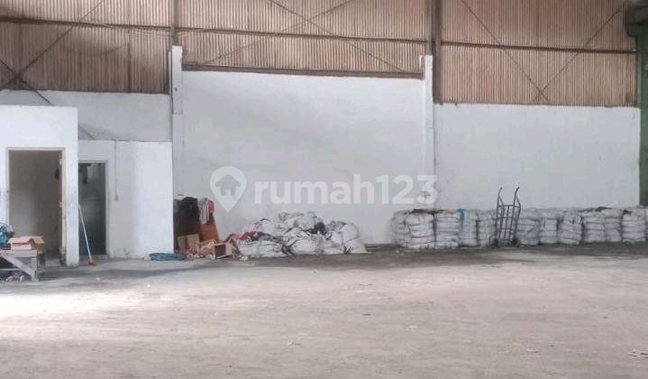For Rent: Nice Warehouse in Cakung, Strategic Location, Easy Access, Near Toll Road, Container Accessible For Rent: Nice Warehouse in Cakung, Strategic Location, Easy Access, Near Toll Road, Container Accessible