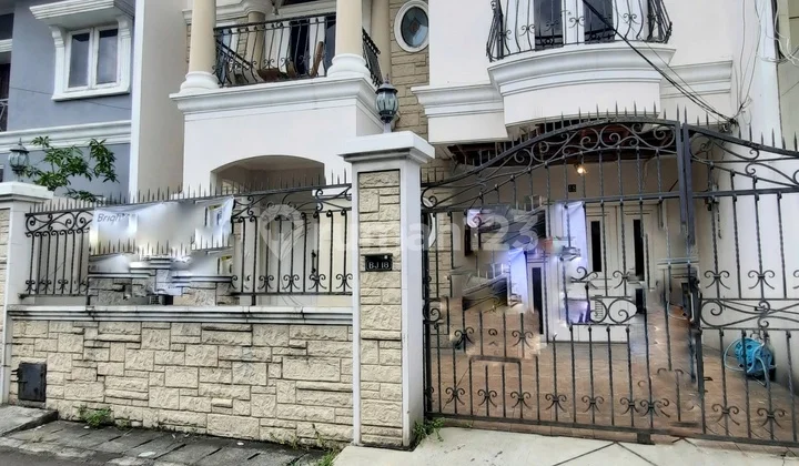 House for Quick Sale in Cipinang Elok, East Jakarta