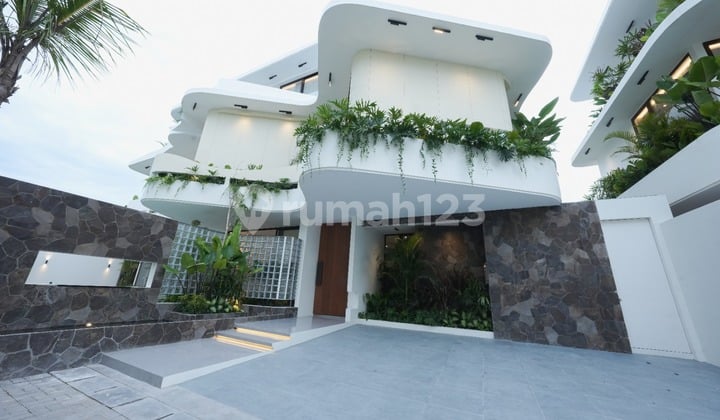 Ready Siap Huni Rumah Furnish @ Dewi Sri Bali Strategis Swimming Pool