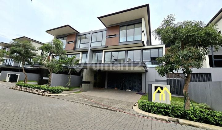 DiJual LYNDON Semi FURNISH ada KOLAM RENANG & LIFT di Navapark