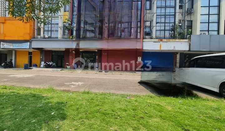 Dijual Ruko 2 Gandeng 3 Lantai Sederetan Azko-Pahoa