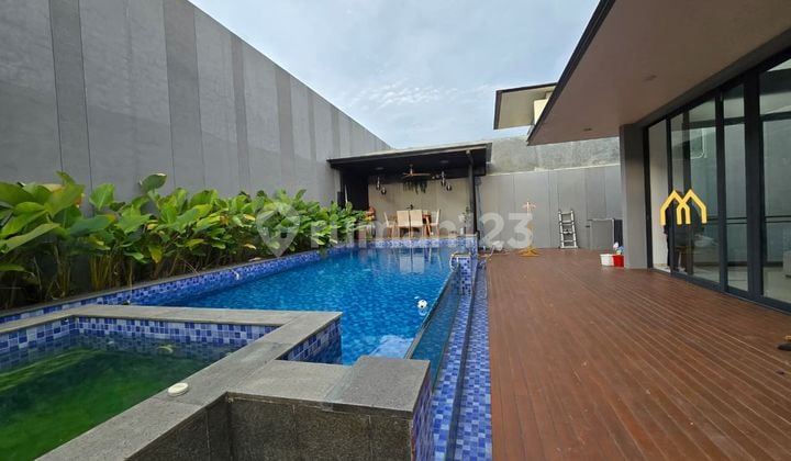 Quick Sale Lyndon Navapark Eligible for Mortgage Furnished With Swimming Pool & Lift