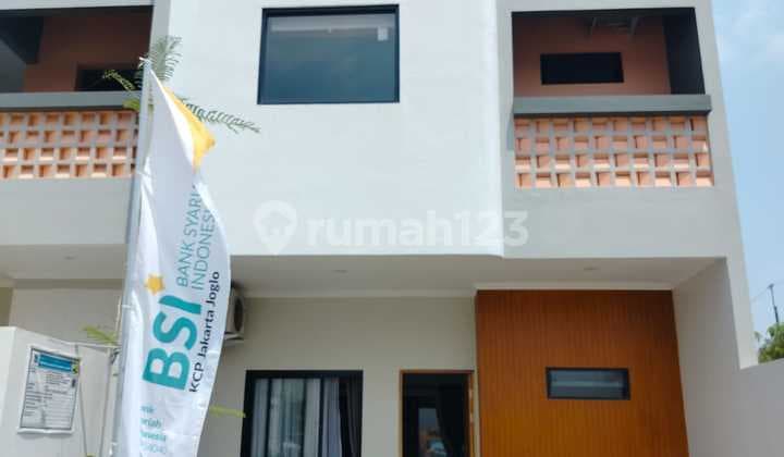 Brand New 3 Lantai Dengan Rooftop Garden di Pondok Cabe Tangerang Selatan