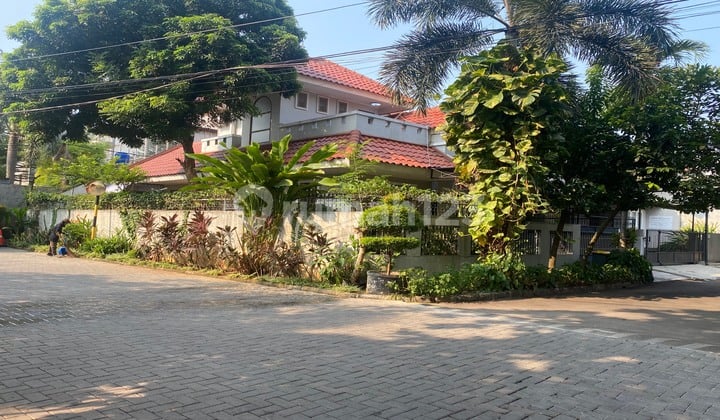 Rumah Hoek Sekt 9 Dijamin Betah Di Rumah