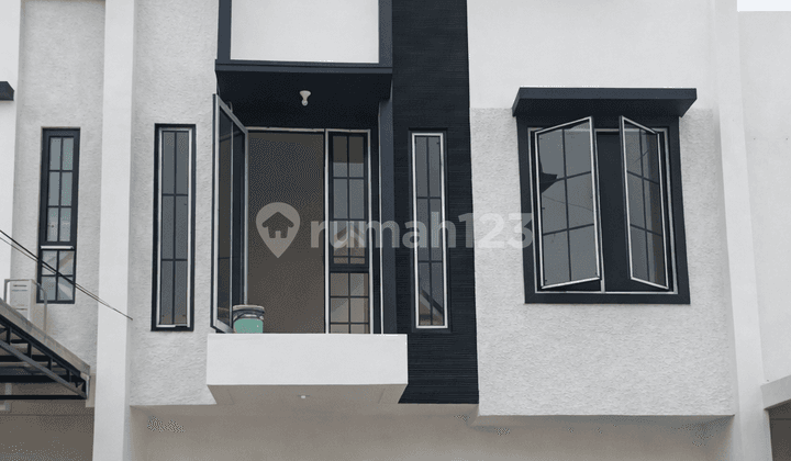 Jual Rumah 2 Lantai Lokasi Strategis di De Viva Bintaro Dekat Akses Mall Bxchange dan Tol Pondok Aren-Jakarta