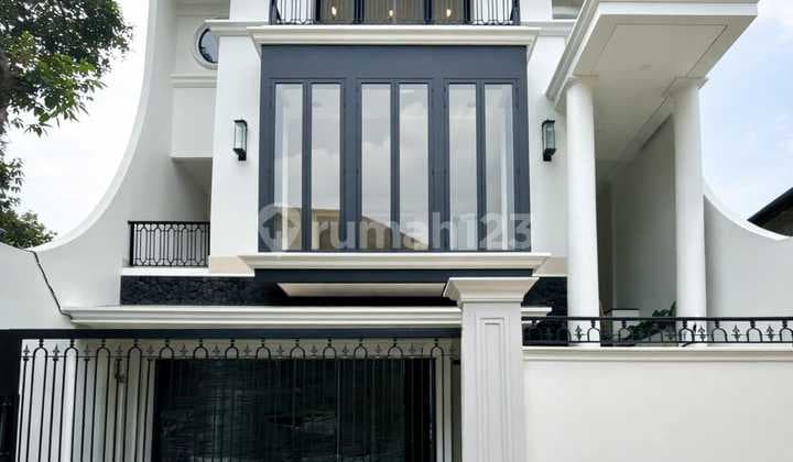 Brand New House American Classic Style di Gaharu Cipete