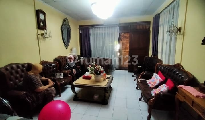 House Needs Renovation Unfurnished SHM in Cilandak Tengah, South Jakarta