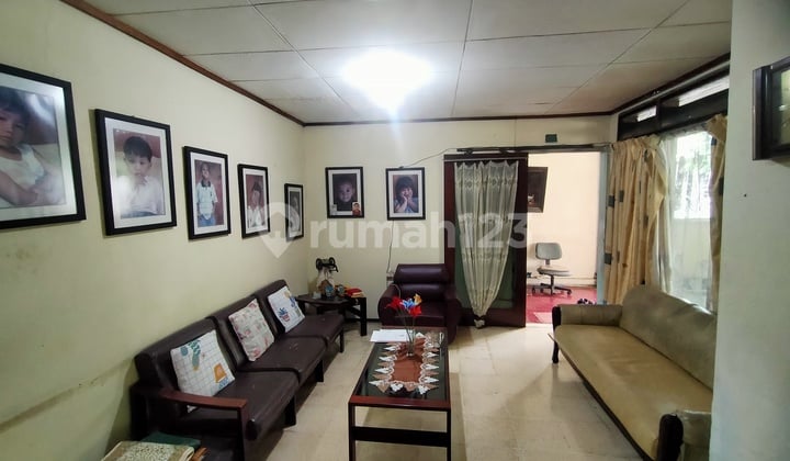 Rumah Butuh Renovasi Unfurnished SHM di Taman Pendidikan, Jakarta Selatan