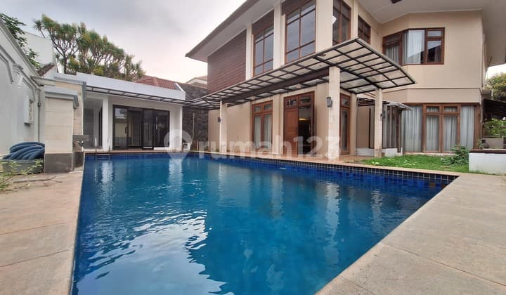 Rumah 2 Lantai Bagus Semi Furnished SHM di Ampera, Jakarta Selatan