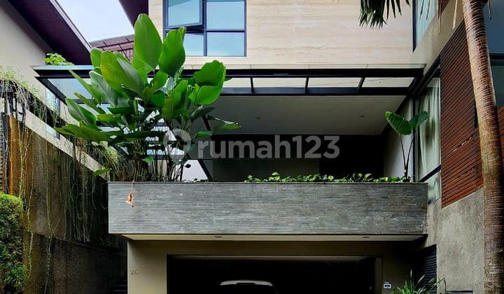 Modern Tropical Style Townhouse di Cipete Raya
