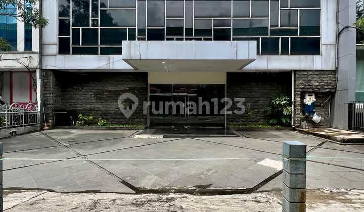 Gedung Komersial Area Cocok Buat Kantor, Klinik dan Restaurant di Wolter Mongonsidi
